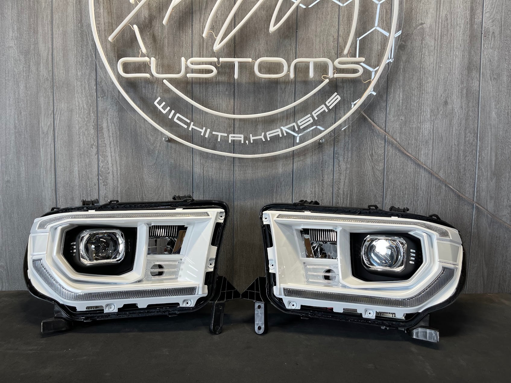 2014-21 TOYOTA TUNDRA ALPHAREX G2 HEADLIGHTS