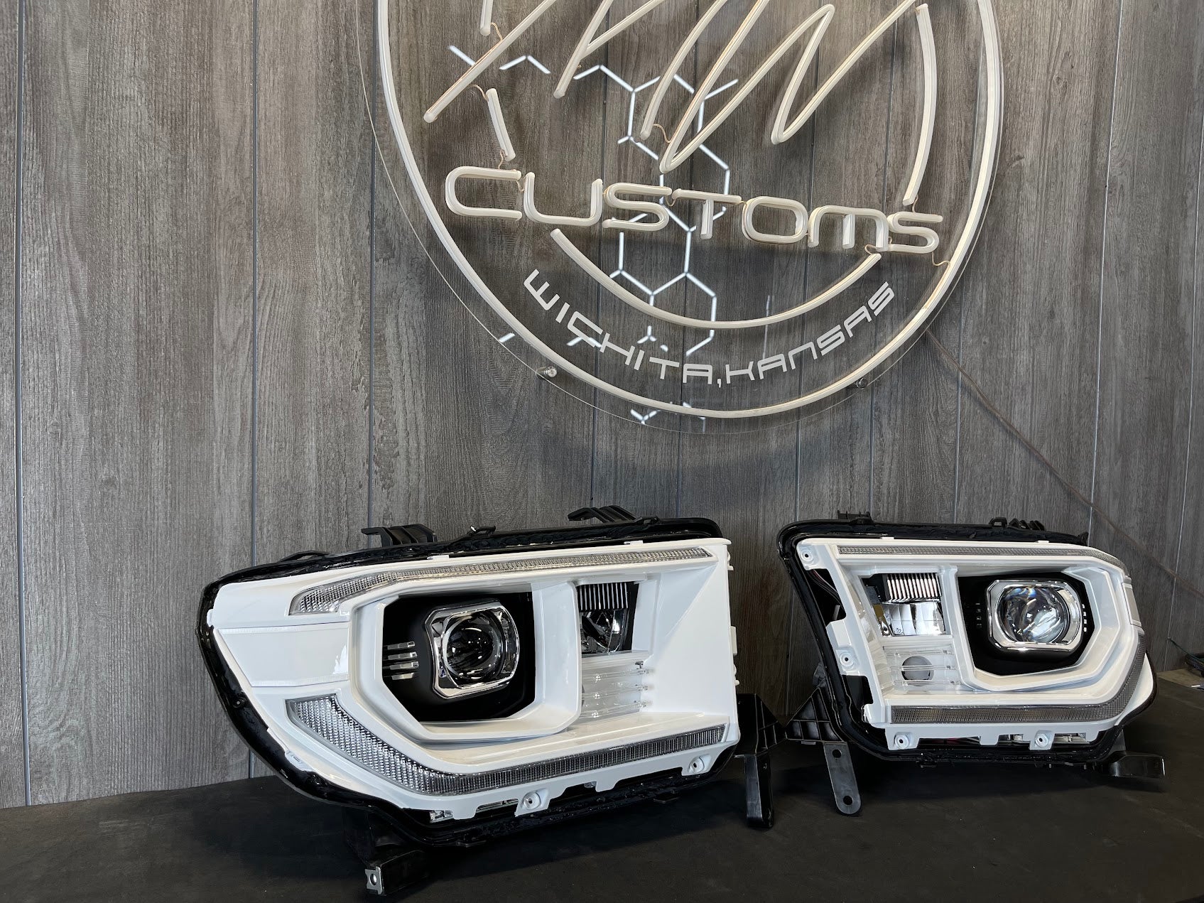 2014-21 TOYOTA TUNDRA ALPHAREX G2 HEADLIGHTS