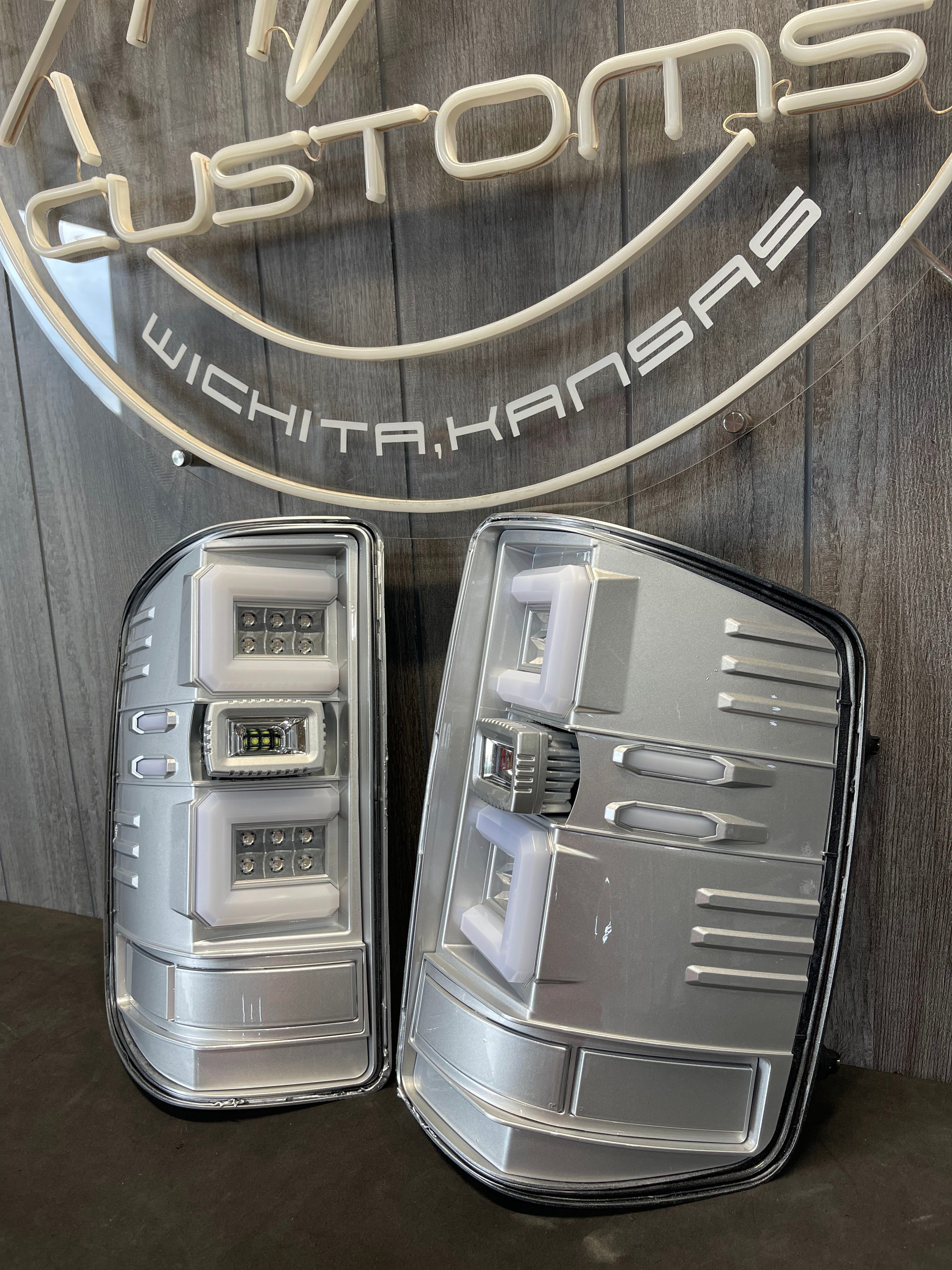 2014-18 CHEVROLET SILVERADO C BAR TAIL LIGHTS