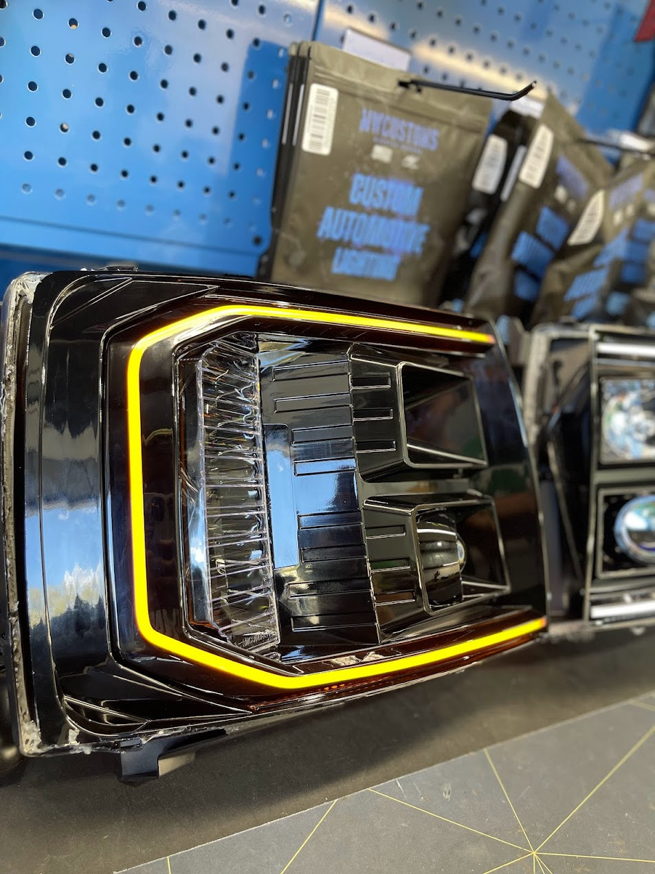 2007-13 CHEVROLET SILVERADO C BAR HEADLIGHTS