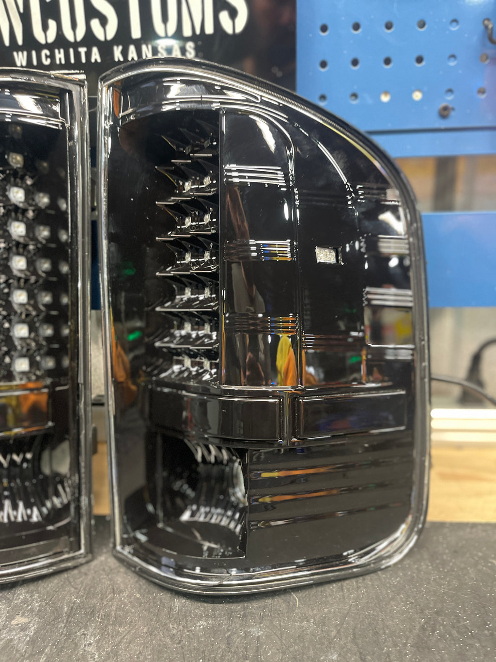 2007.5 - 13 CHEVY SILVERADO LED TAIL LIGHTS