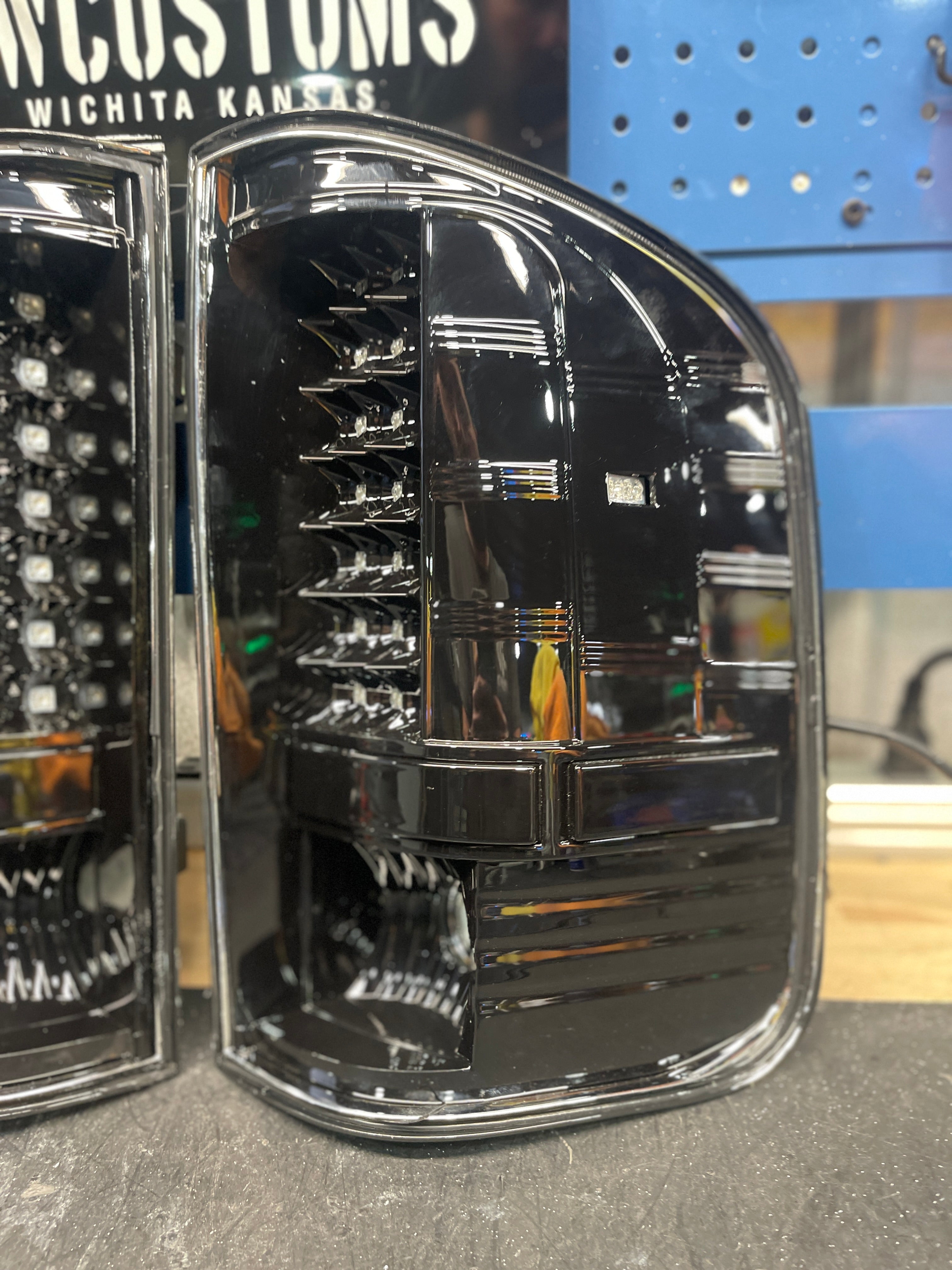 2007.5 - 13 CHEVY SILVERADO LED TAIL LIGHTS