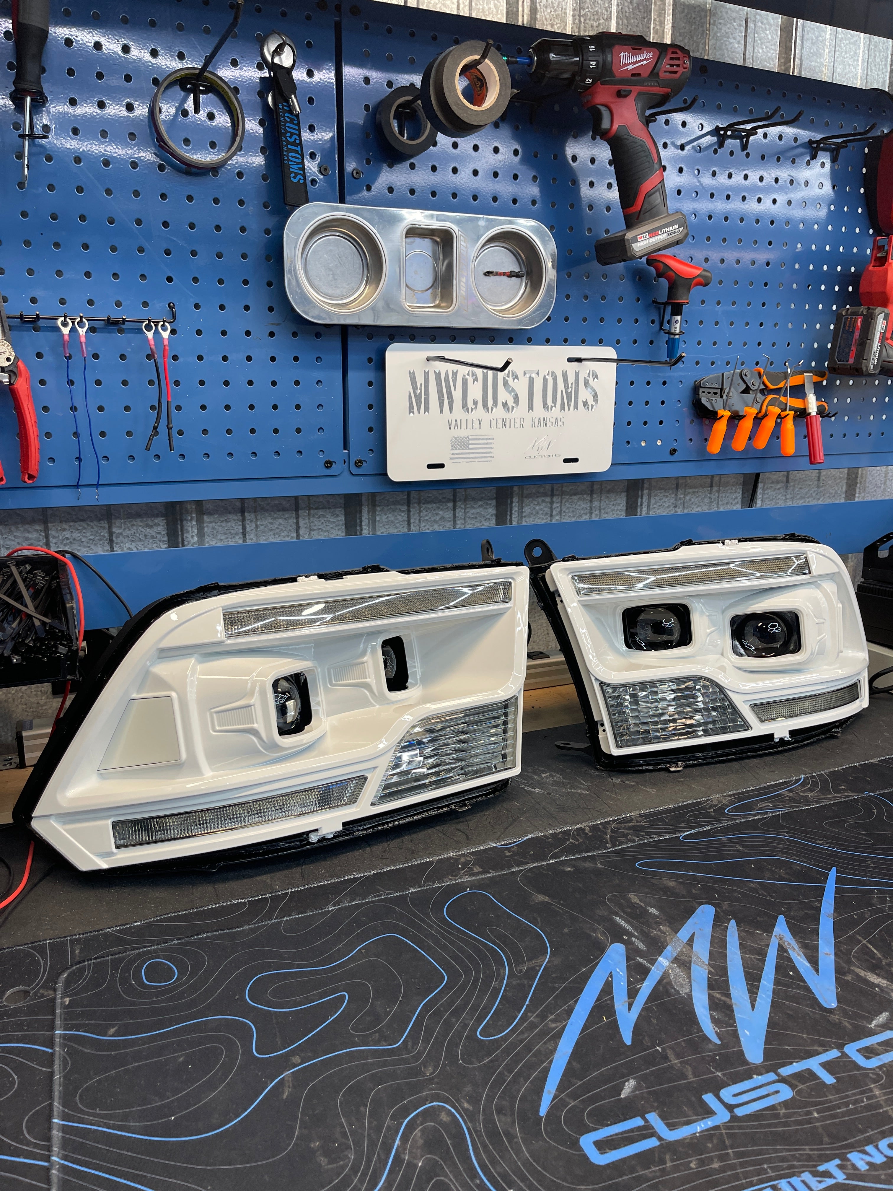 2009 - 18 RAM 1500 / 2010 - 18 RAM 2500/3500 MORIMOTO HYBRID HEADLIGHTS