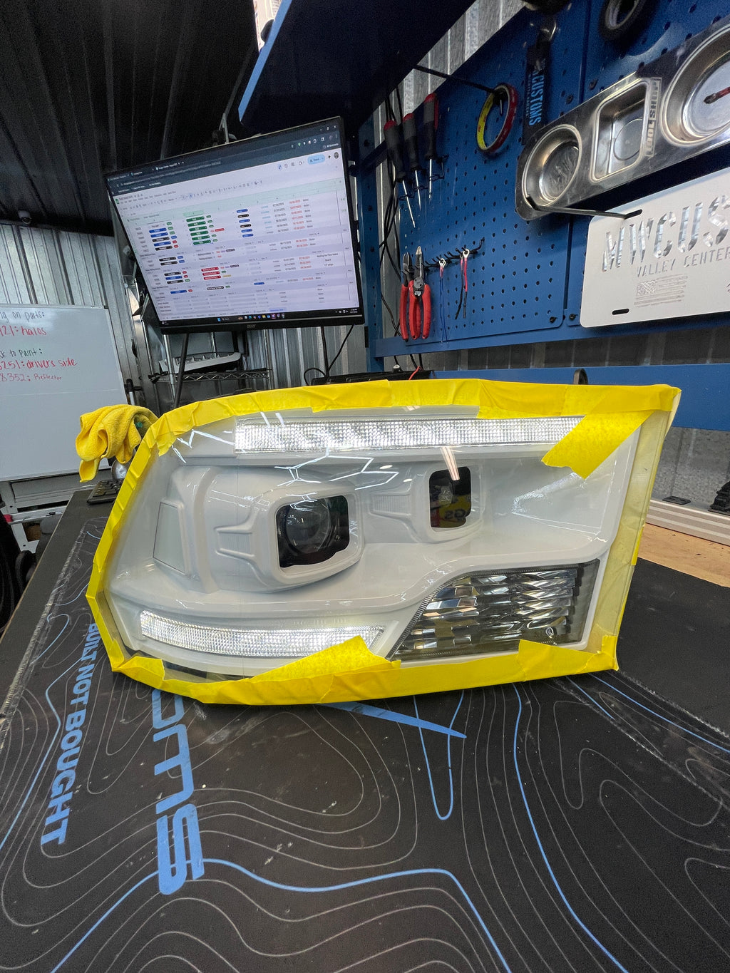 2009 - 18 RAM 1500 / 2010 - 18 RAM 2500/3500 MORIMOTO HYBRID HEADLIGHTS