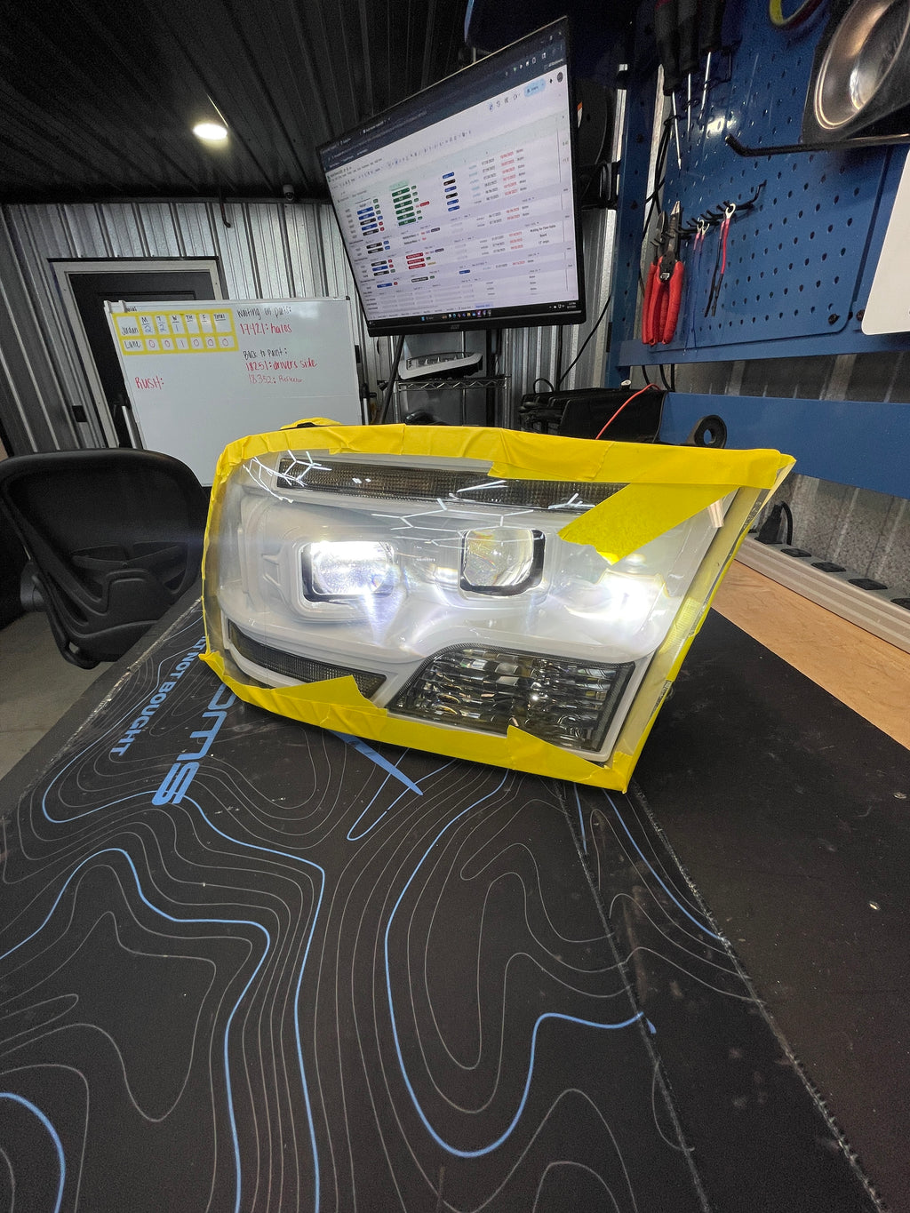 2009 - 18 RAM 1500 / 2010 - 18 RAM 2500/3500 MORIMOTO HYBRID HEADLIGHTS