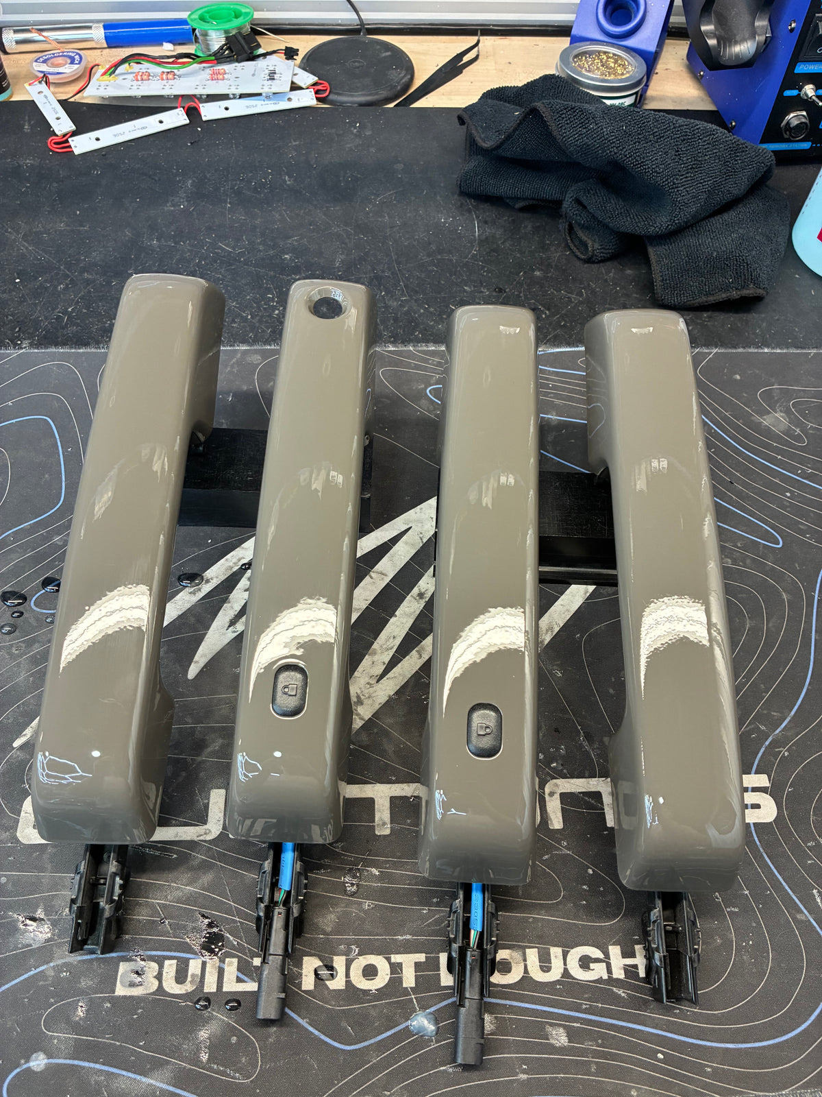 OPEN BOX – 2021-2026 Ford Sequential Switchback Door Handles (Fits F150, Super Duty, Bronco) *PAINT CODE: T9*