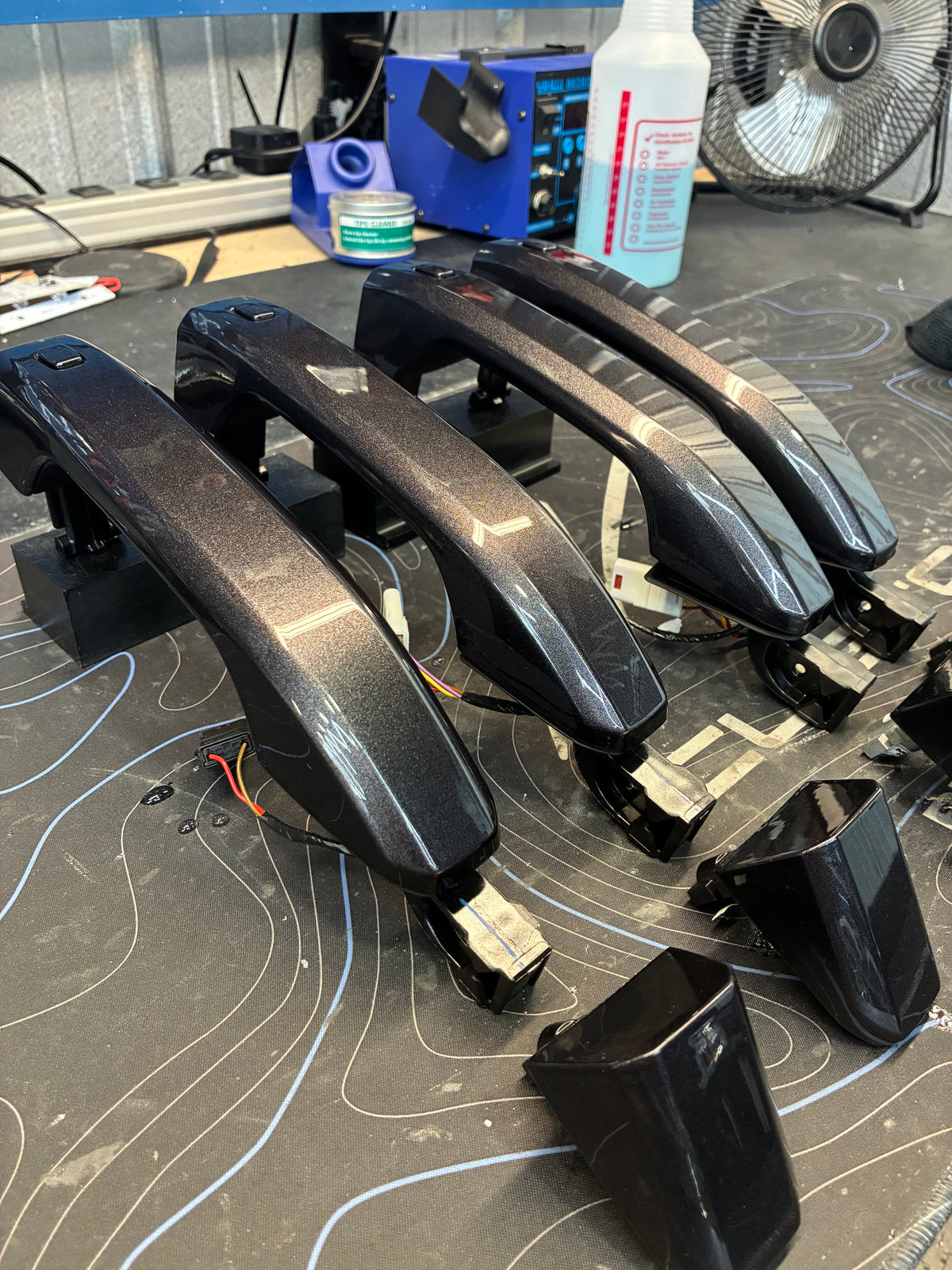 OPEN BOX – 2019-2026 GM 1500 | 2020-2026 GM HD Colormatched Door Handles *PAINT CODE: 121V*