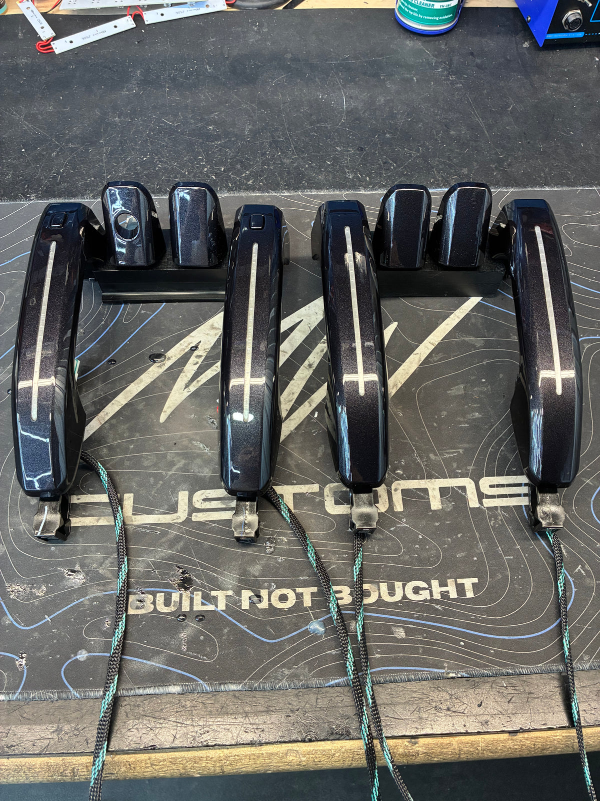 OPEN BOX – 2019-2026 GMC Sierra | Chevy Silverado Sequential Switchback Door Handles *PAINT CODE: 618G*