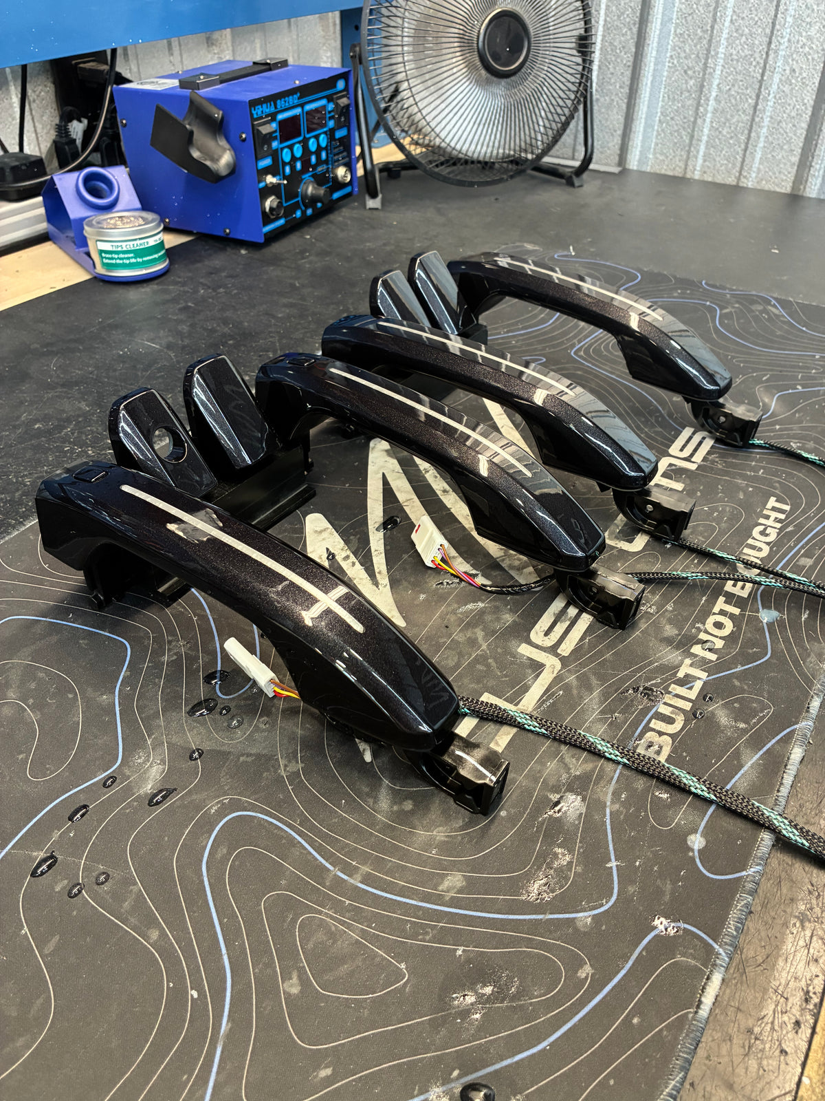 OPEN BOX – 2019-2026 GMC Sierra | Chevy Silverado Sequential Switchback Door Handles *PAINT CODE: 618G*