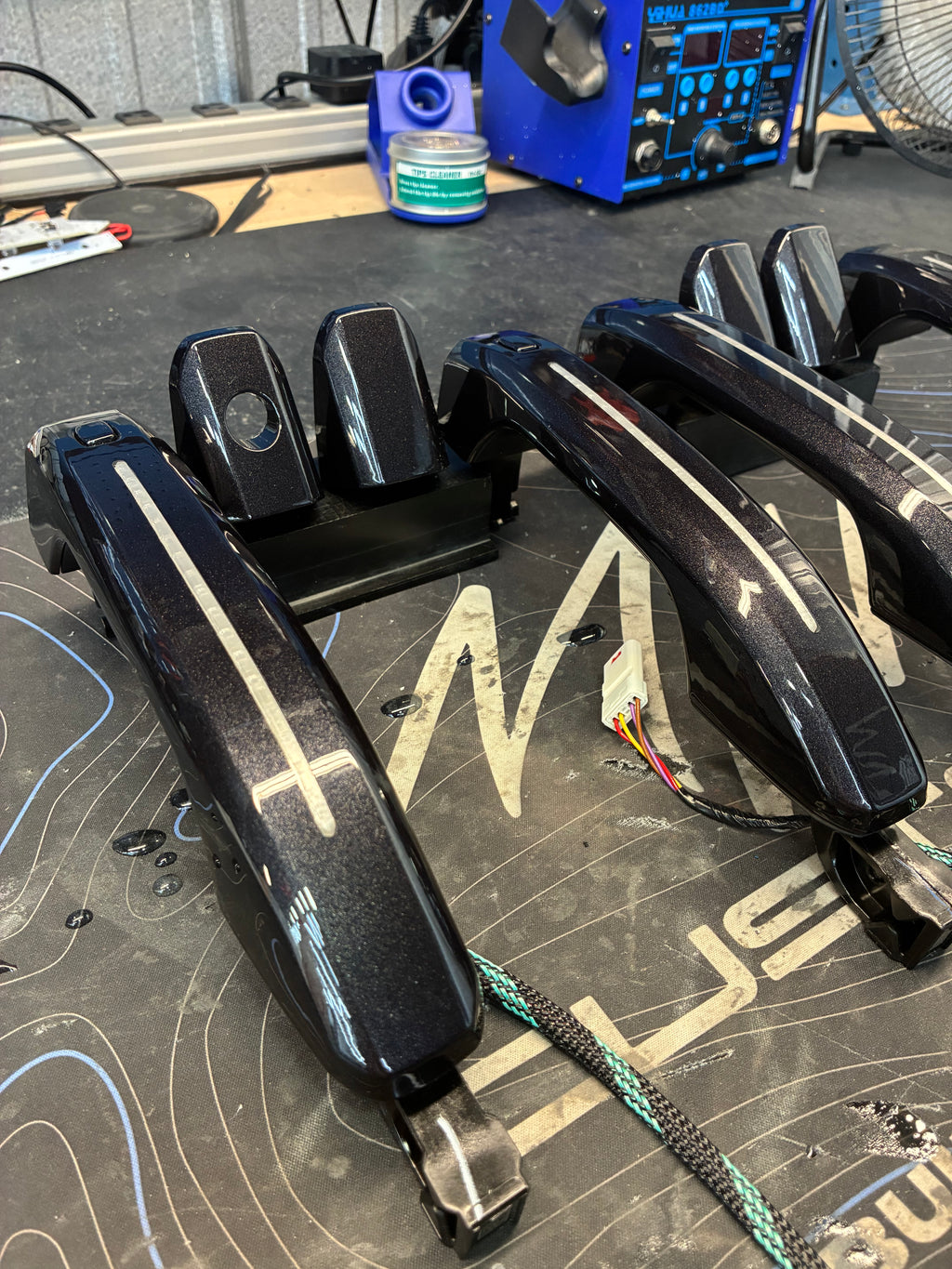 OPEN BOX – 2019-2026 GMC Sierra | Chevy Silverado Sequential Switchback Door Handles *PAINT CODE: 618G*