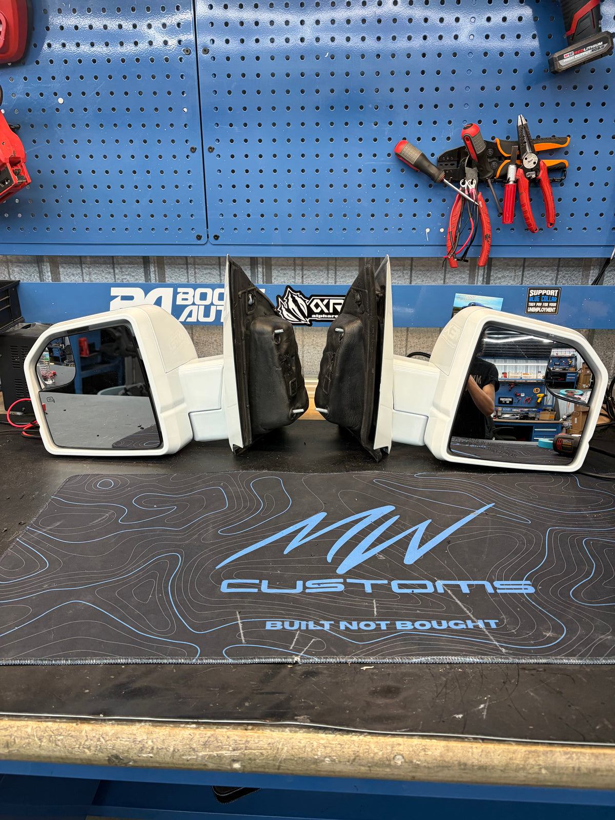 OPEN BOX – 2015-2020 Ford F150 Custom Mirrors *PAINT CODE: Oxford White*