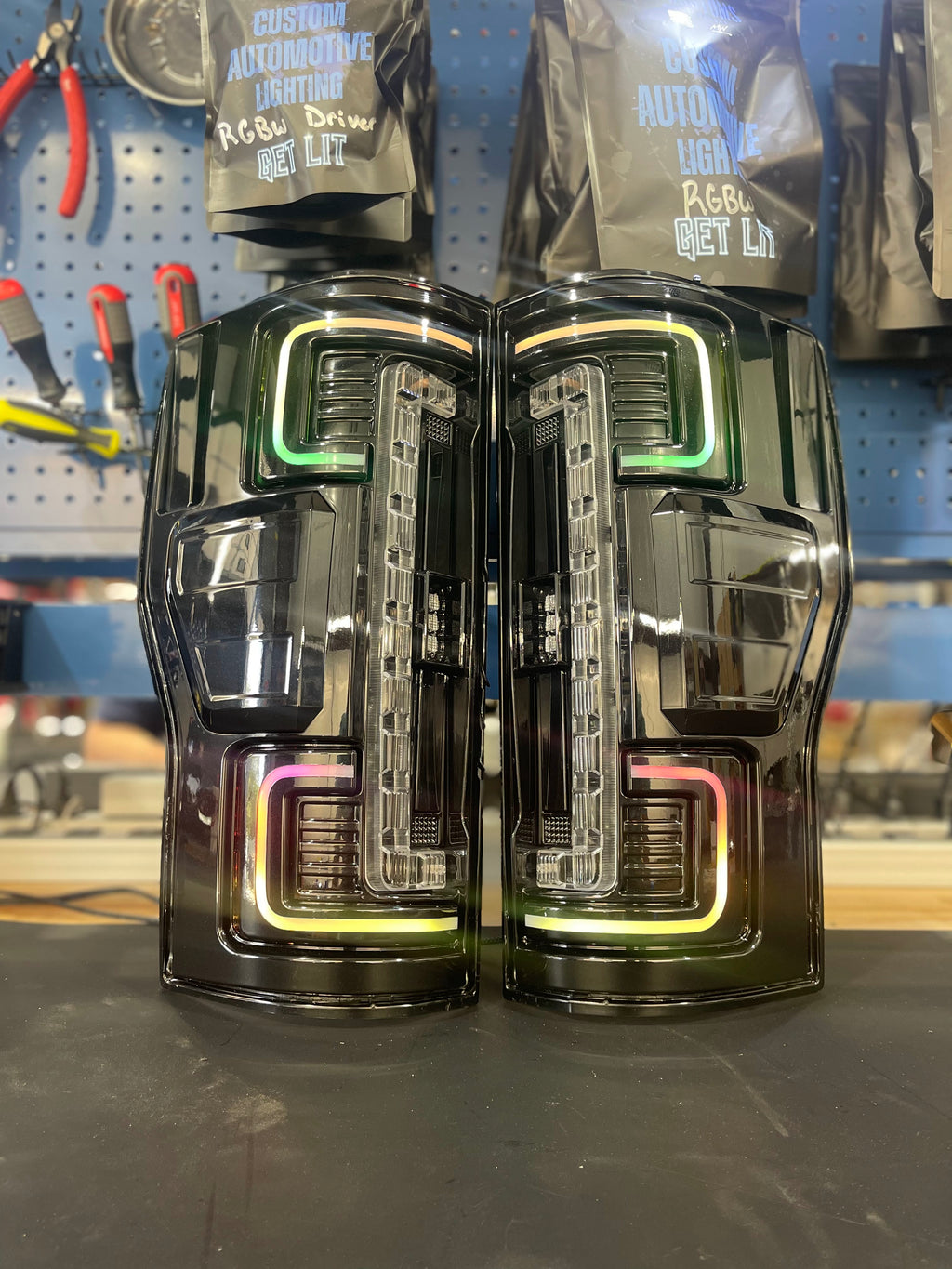 2017-19 FORD SUPER DUTY C BAR TAIL LIGHTS