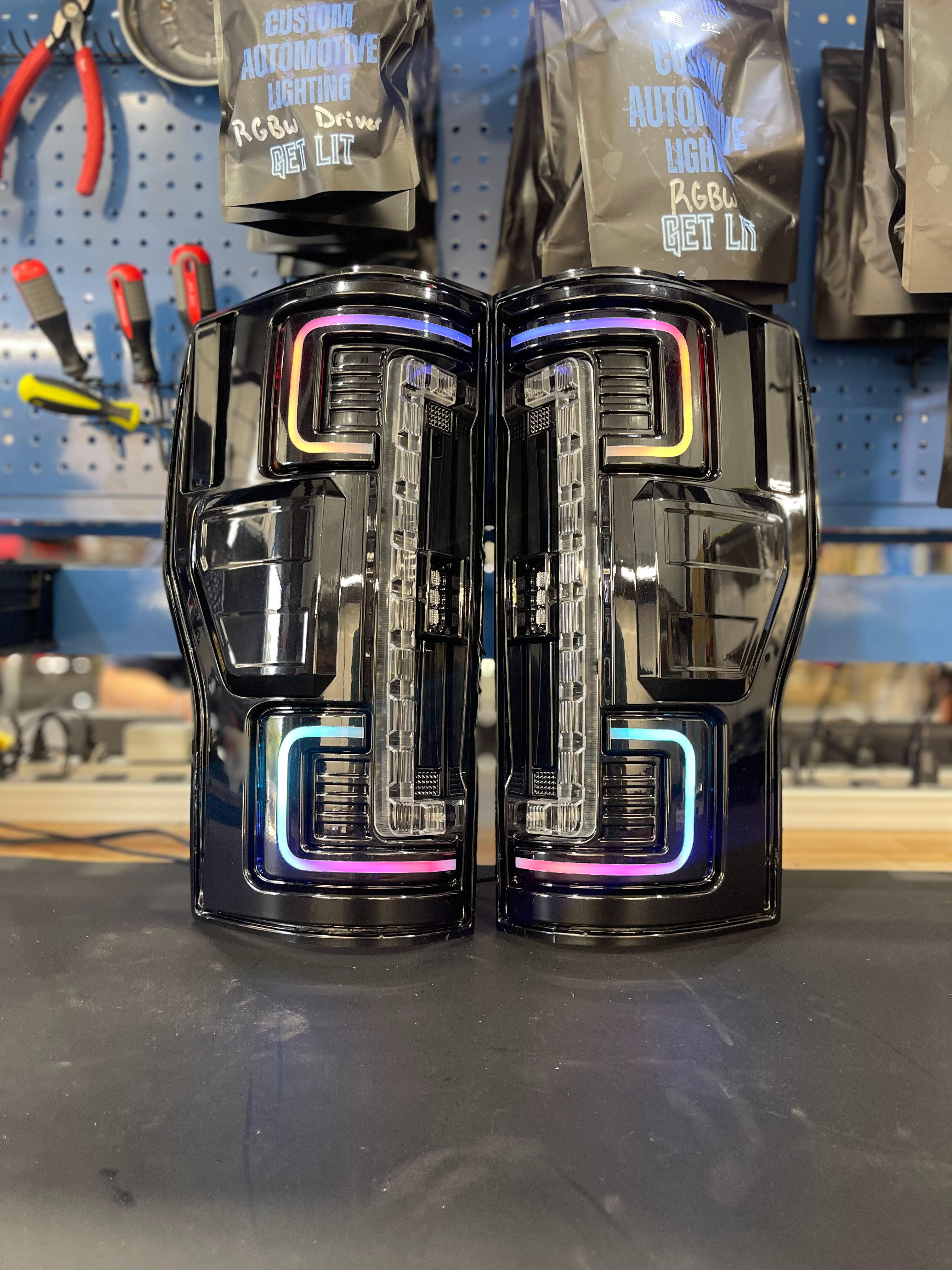 2017-19 FORD SUPER DUTY C BAR TAIL LIGHTS