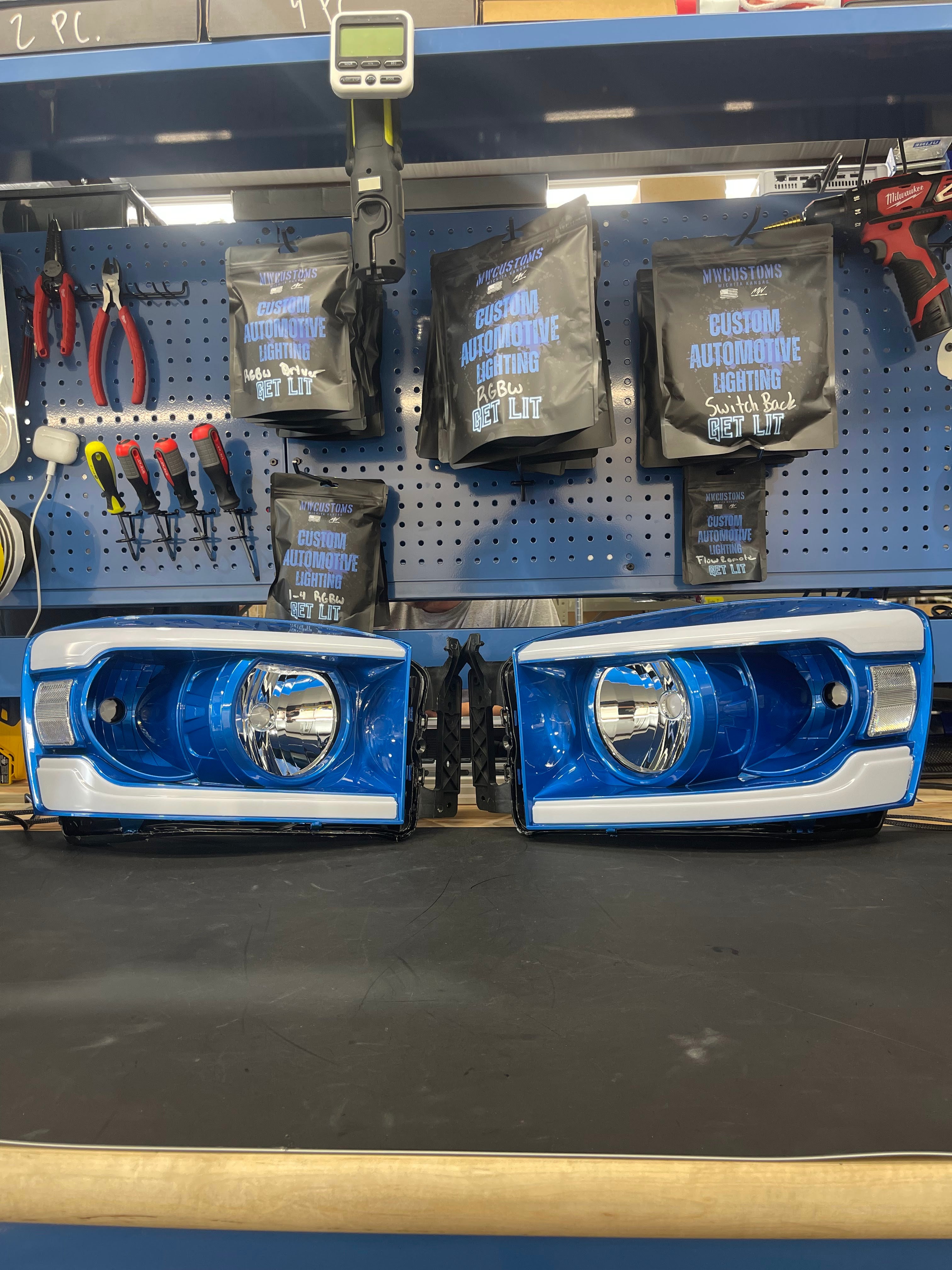 2006-08 DODGE RAM 5TH GEN STYLE HEADLIGHTS