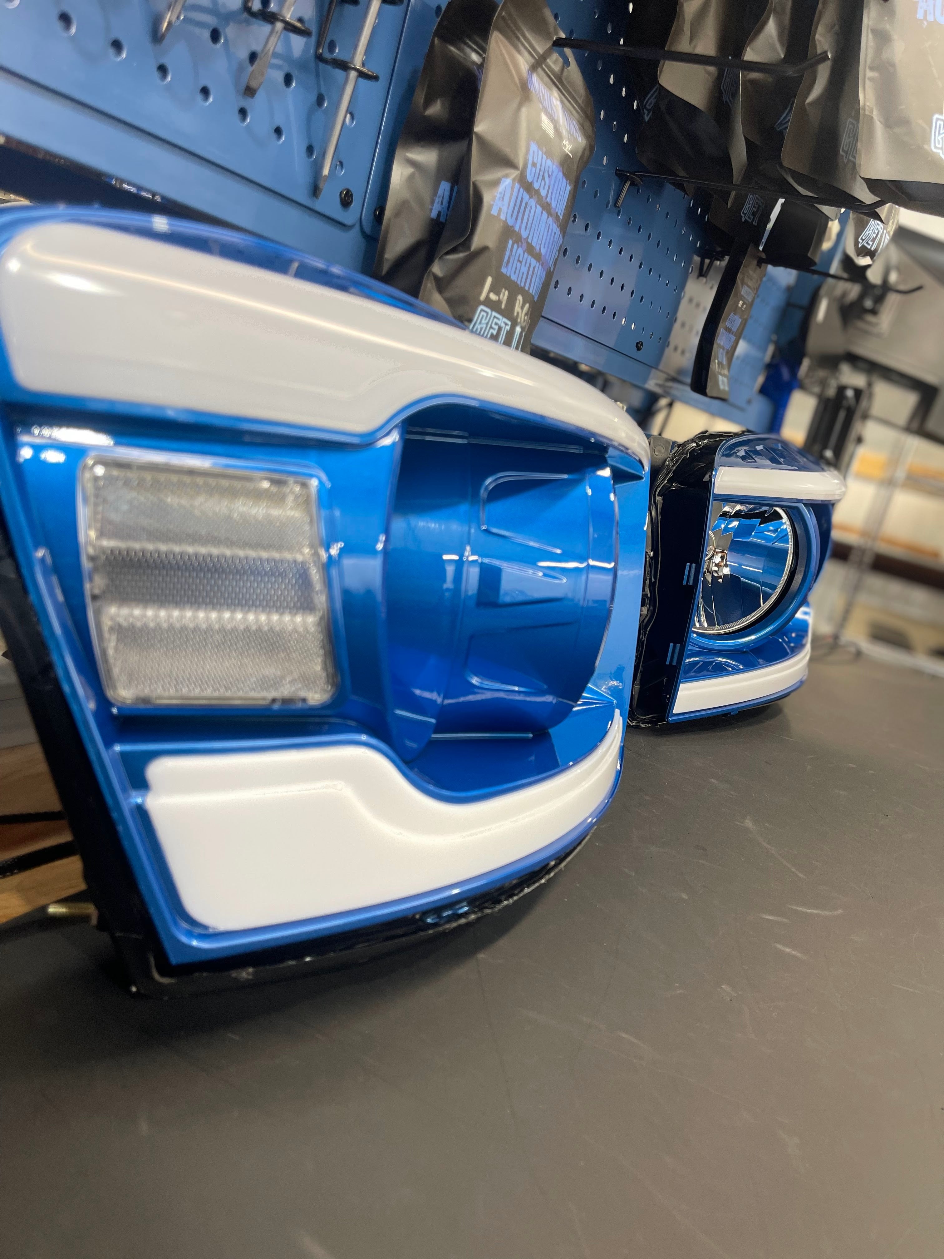 2006-08 DODGE RAM 5TH GEN STYLE HEADLIGHTS