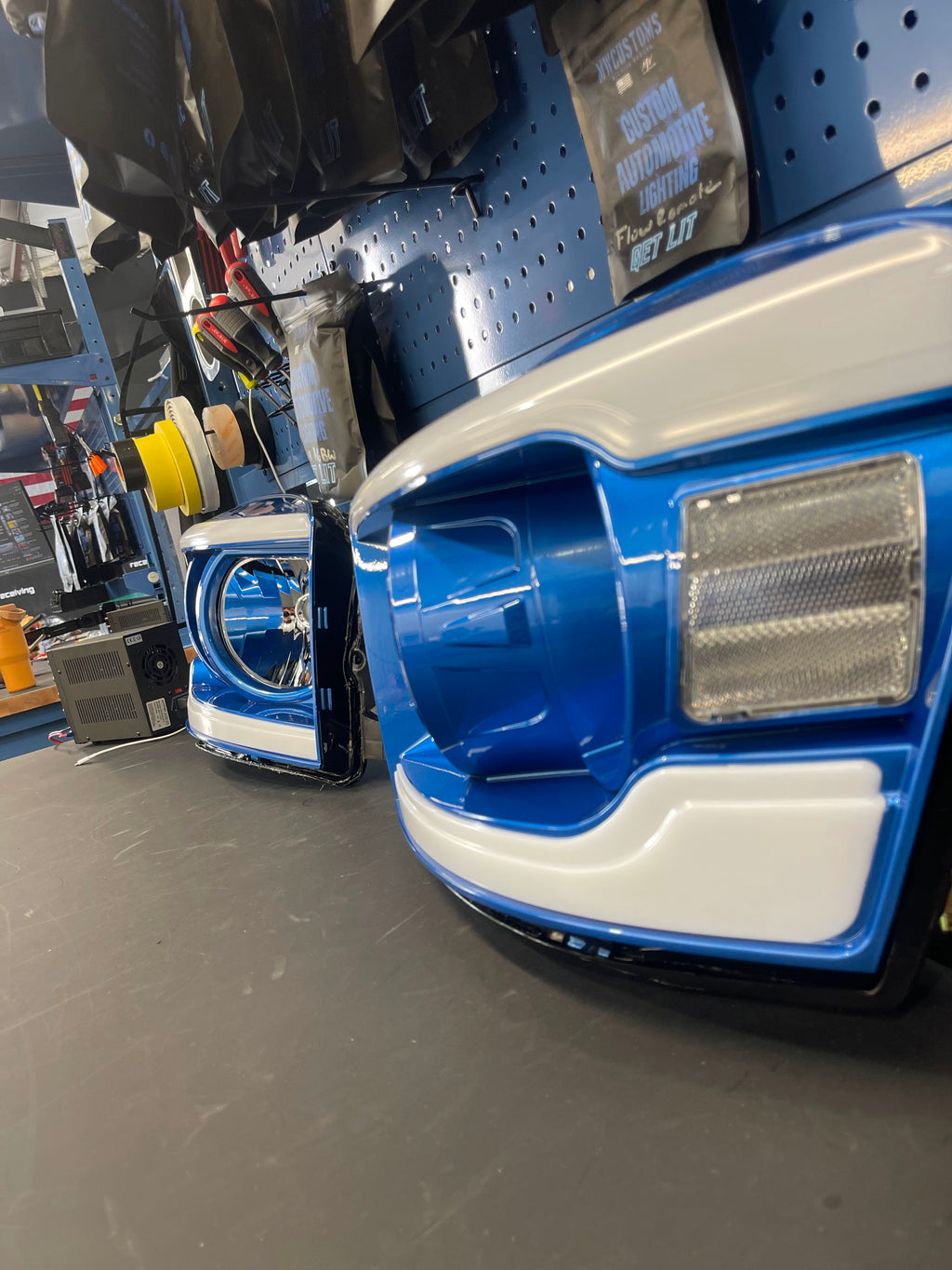2006-08 DODGE RAM 5TH GEN STYLE HEADLIGHTS