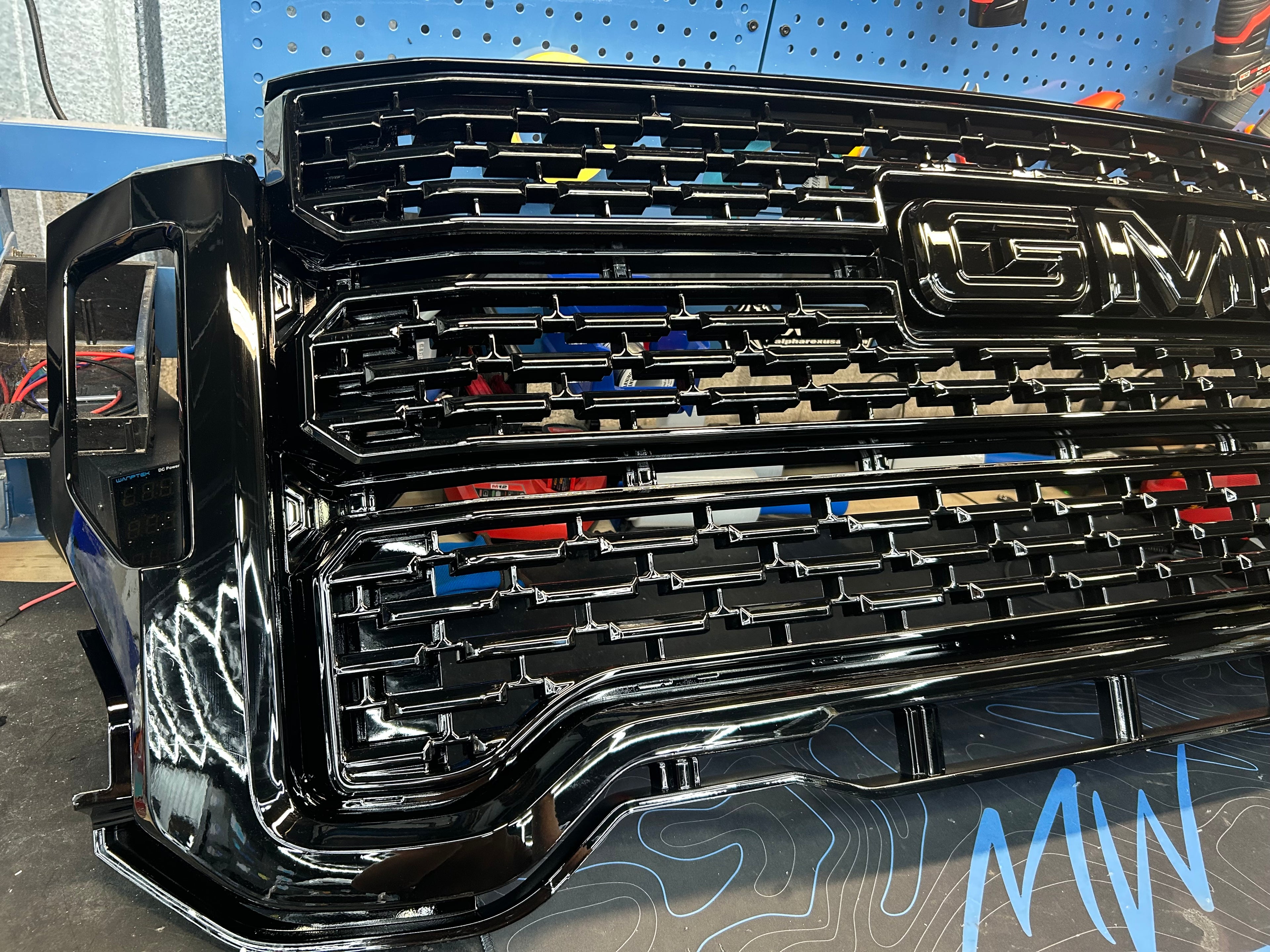 2020-2023 GMC SIERRA HD FRONT GRILLE (Fits trucks not equipped w/ front facing camera)