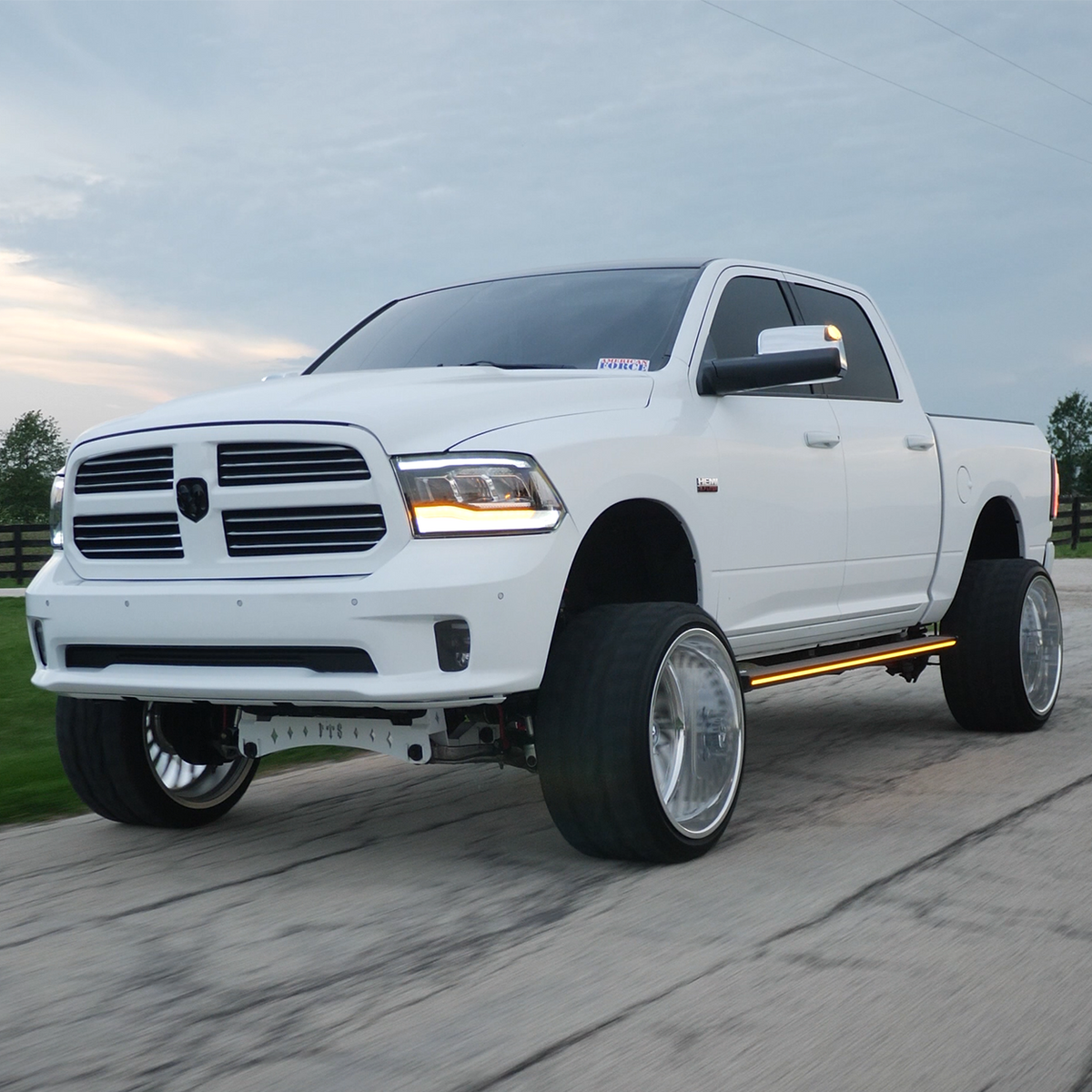 2010-2018 Ram 2500/3500 | Light Up Running Boards