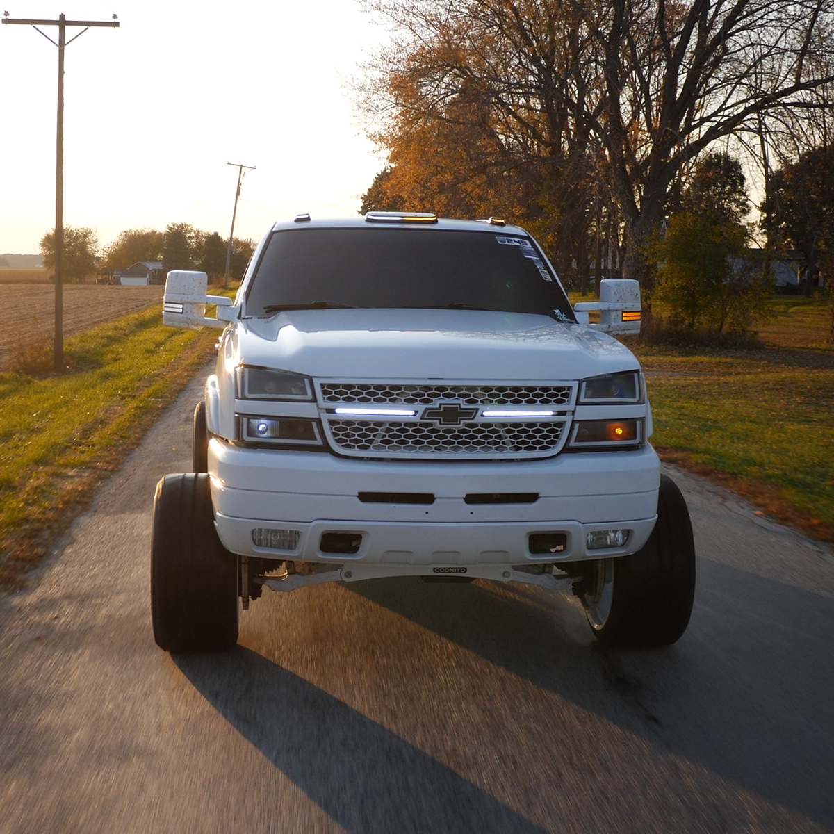1999-2007 GMC Sierra 2500/3500 S-Series Cab Lights – Installed