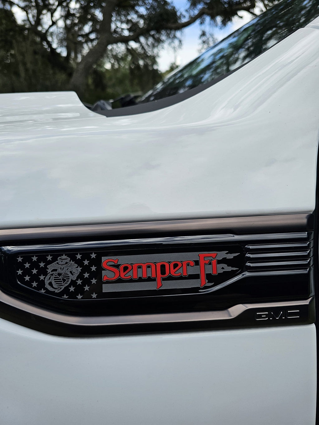 2019-2026 GMC Sierra 1500 | Semper Fi Fender Emblem Inserts (Pair) (installed reference photo)