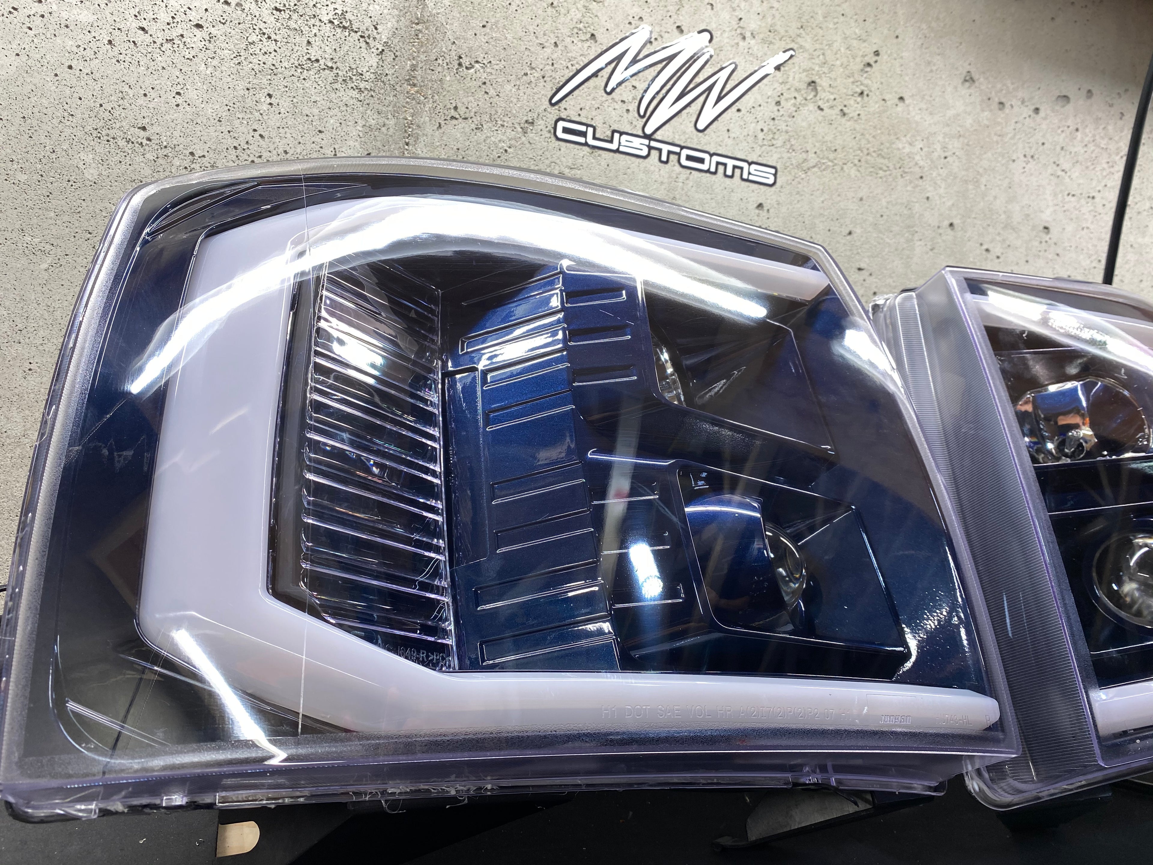 2007-13 CHEVROLET SILVERADO C BAR HEADLIGHTS